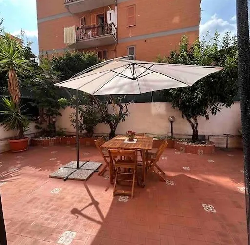 Bucaneve House